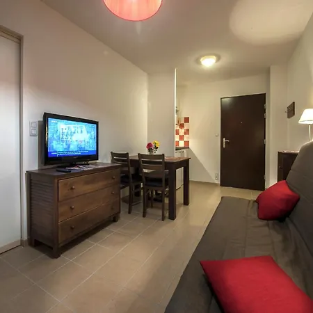 Apartment In The Dordogne With Shared Pool *