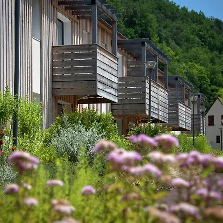 In The Dordogne With Shared Pool Les Eyzies