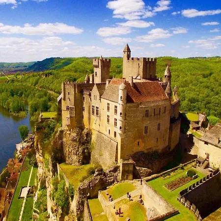 In The Dordogne With Shared Pool アパート